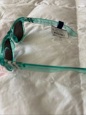Blenders Eyewear- Electric Kiss Transparent Teal Sunglasses
